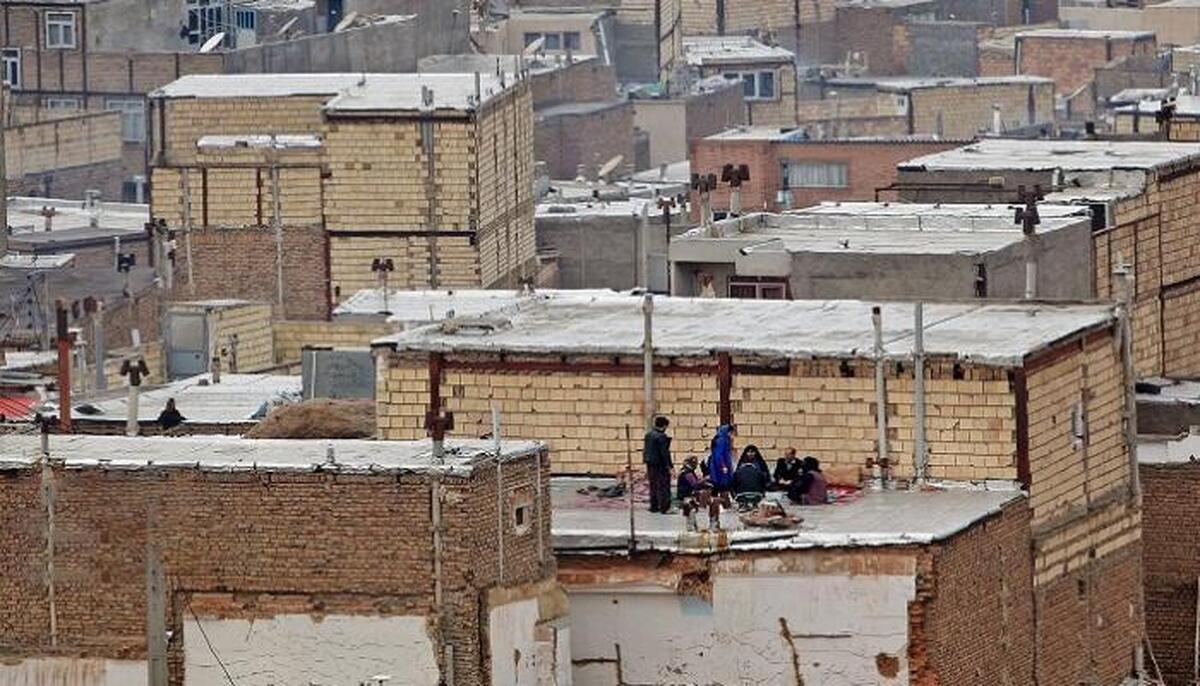 خواب در ارتفاع غیرمجاز؛ مستاجران زیر بار اجاره بالا به پشت‌بام پناه بردند