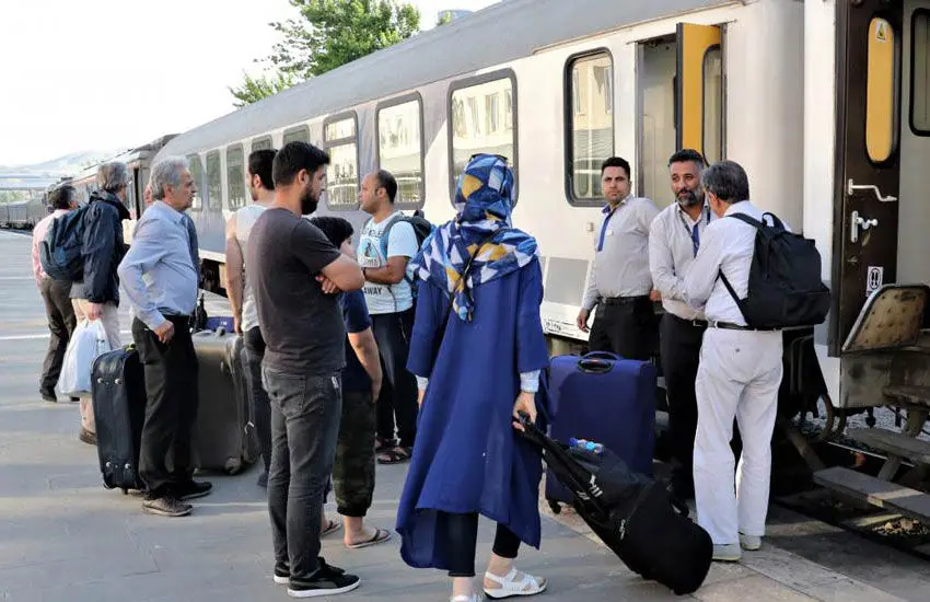 اگر شما هم قصد استرداد بلیت قطار دارید بخوانید