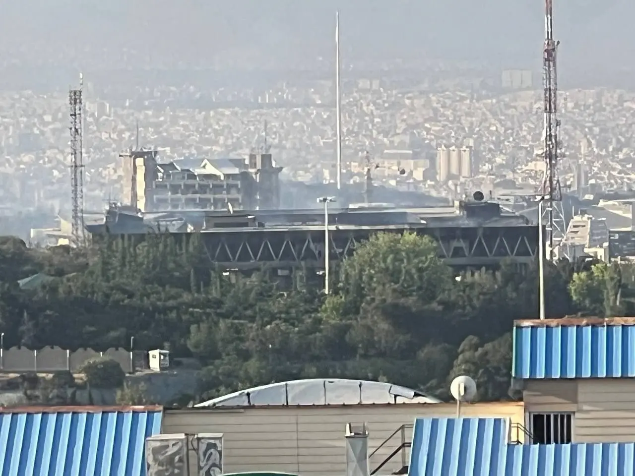 ساختمان شیشه‌ای جام‌جم دوباره آتش گرفت